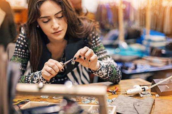 Online Course Certified Jewellery Designer